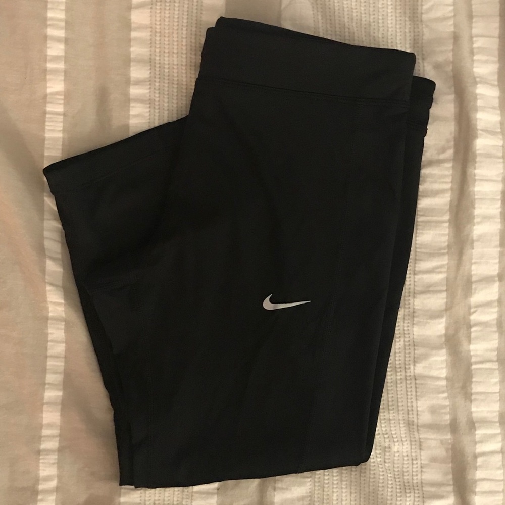 Nike Mid Rise Training Capri